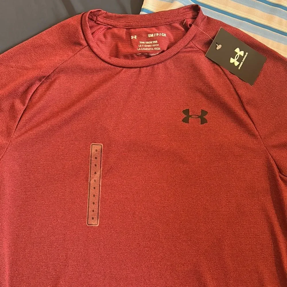 ((3 PIECE)) MENS SIZE SMALL BUNDLE TWO ADIDAS GOLF POLOS AND NWT UNDER ARMOUR T